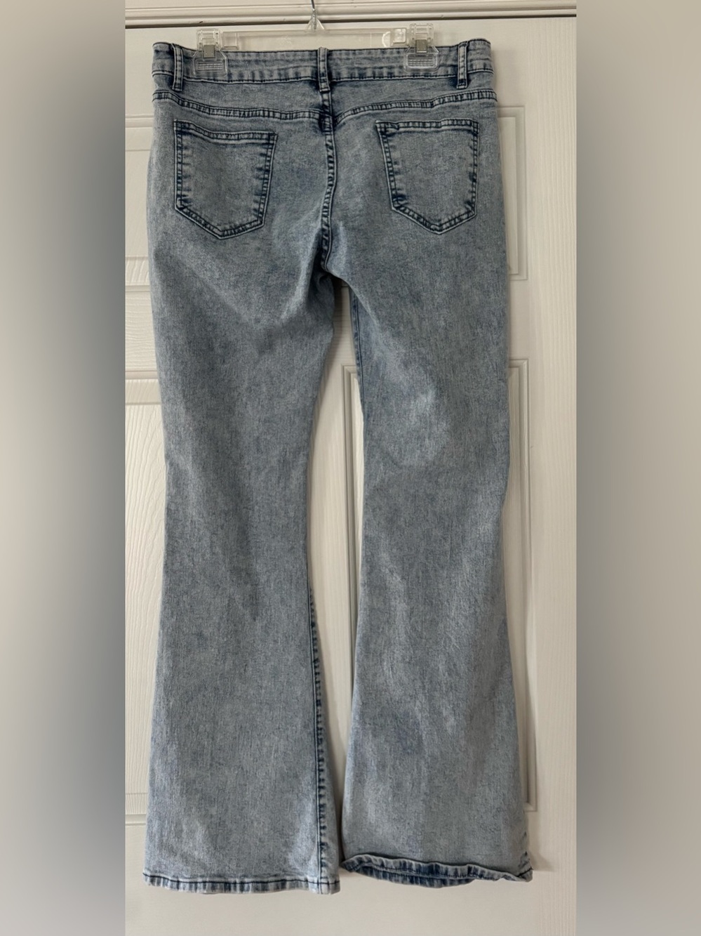 Women’s Light Wash Flare Jeans size XL 85% cotton - Picture 2 of 3